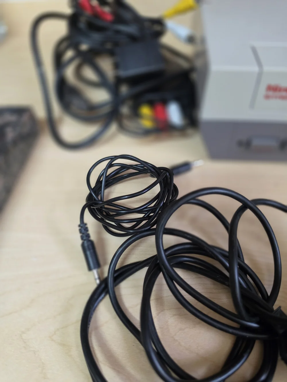 Nintendo Classic NES-001 Console 2 Controllers 1 MAX Controller HDMI & Cable EUC